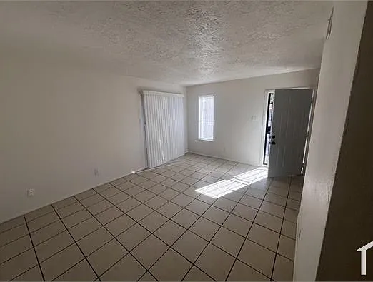 1005 Dickerson Dr SE #A — Photo 3