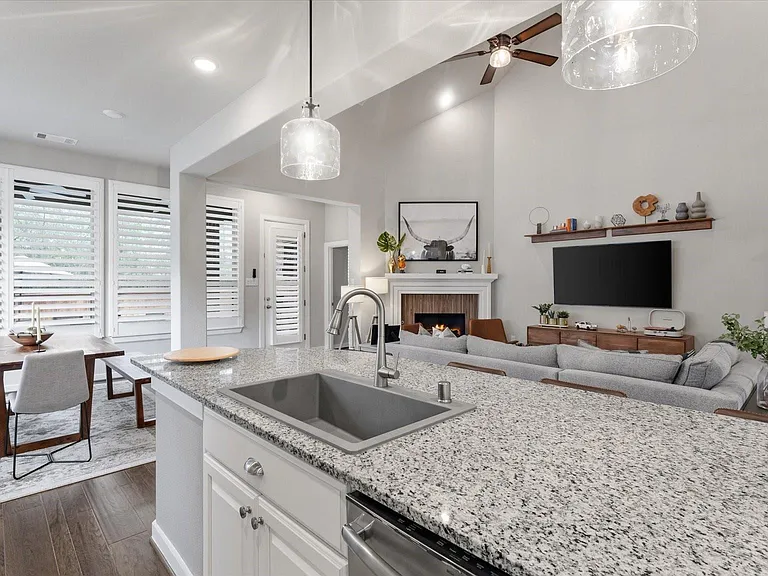 125 Russet Bend Pl N — Photo 18