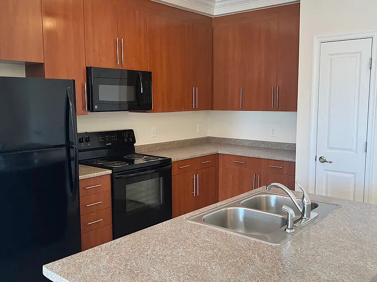 Belmont at Tryon Apartments — Photo 72