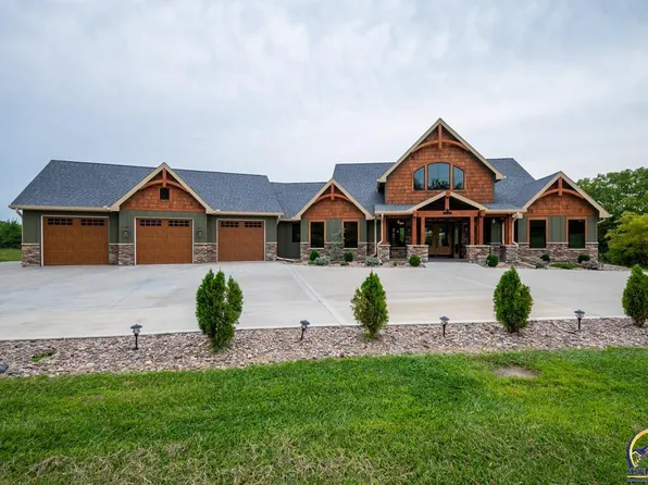 3010 SW 69th St, Wakarusa, KS 66546