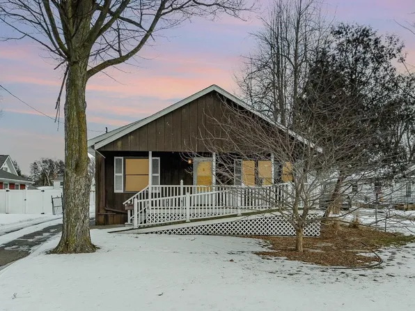 1610 Hemmeter Rd, Saginaw, MI 48638