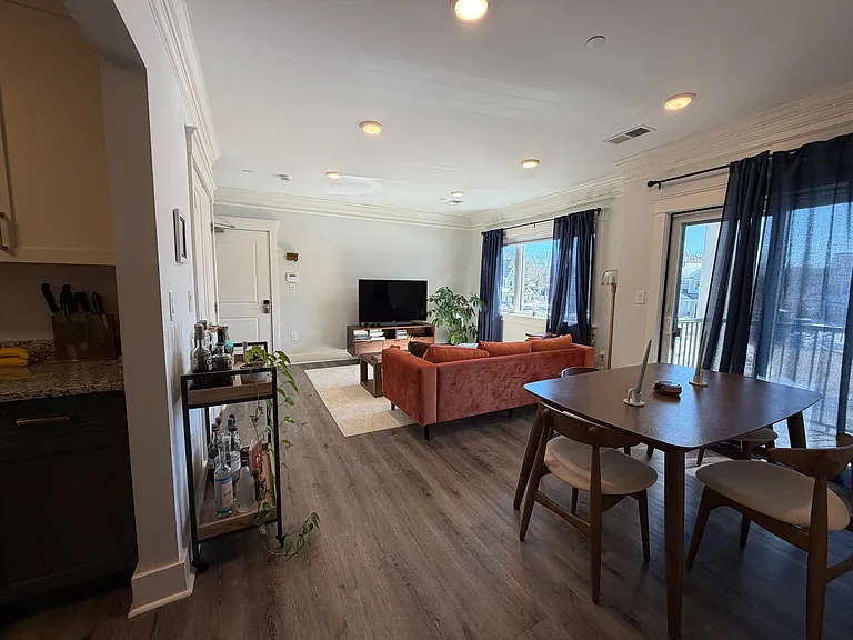 13-18 Hennery Way — Photo 7