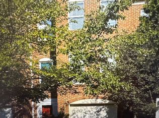 12097 Edgemere Cir, Reston, VA 20190