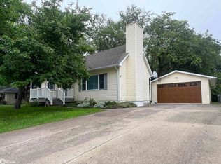 403 E Pierce Ave, Fairfield, IA