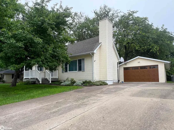 403 E Pierce Ave, Fairfield, IA 52556