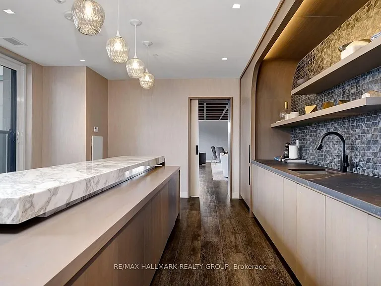 560 Rideau St #514 — Photo 30