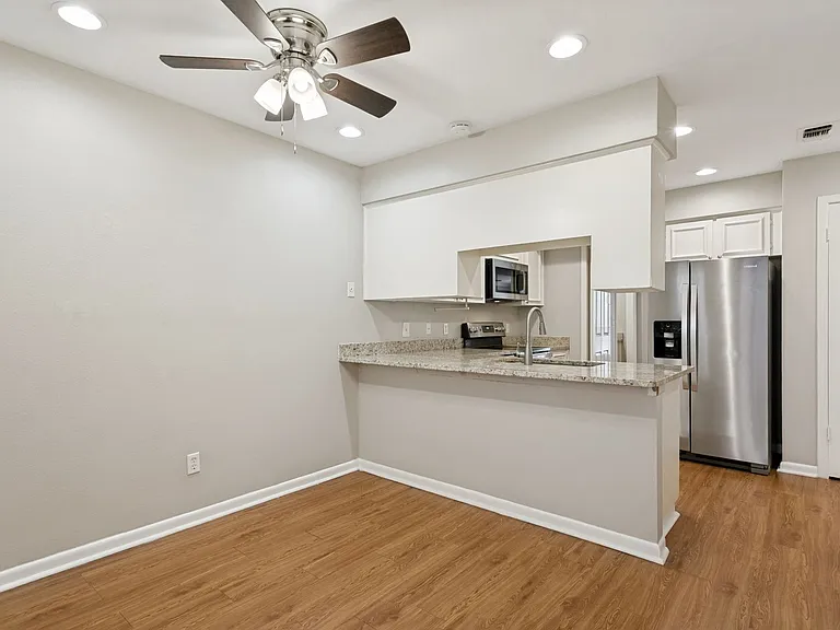 201 Ellwood St #109 — Photo 14