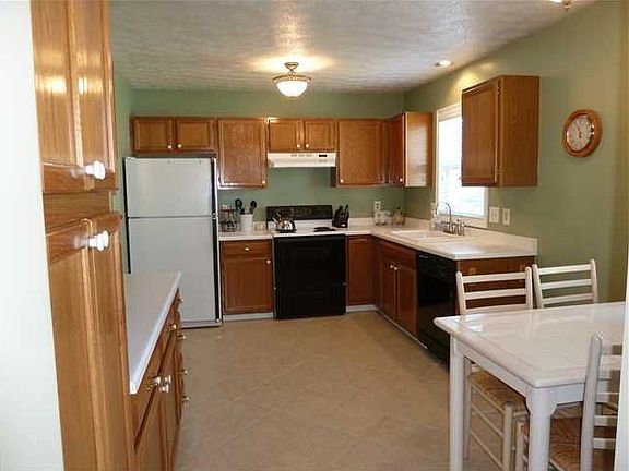 4th image of 1305 Courtney Dr