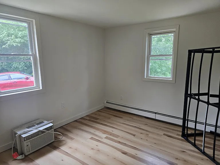 239 Lakeshore Dr #3 — Photo 4