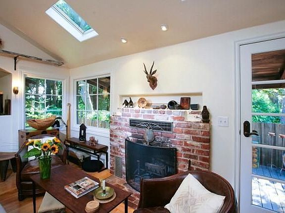 5th image of 482 Throckmorton Ave
