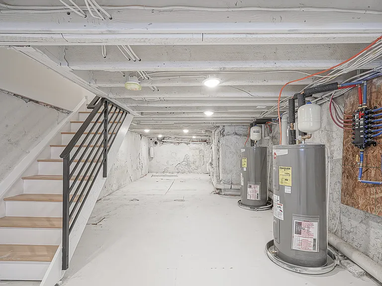 2028 Moore St #1 — Photo 13