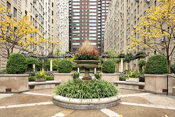 Rented by Compass | media 29