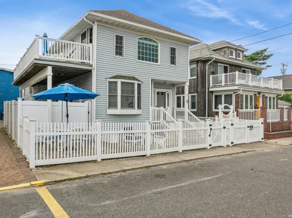 7 Delaware Avenue, Long Beach, NY 11561