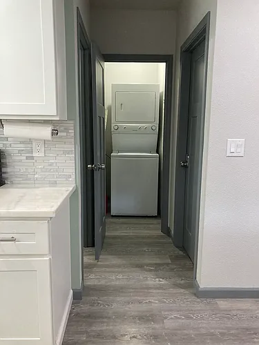 1122 S Woodlawn St #2 Photo 1
