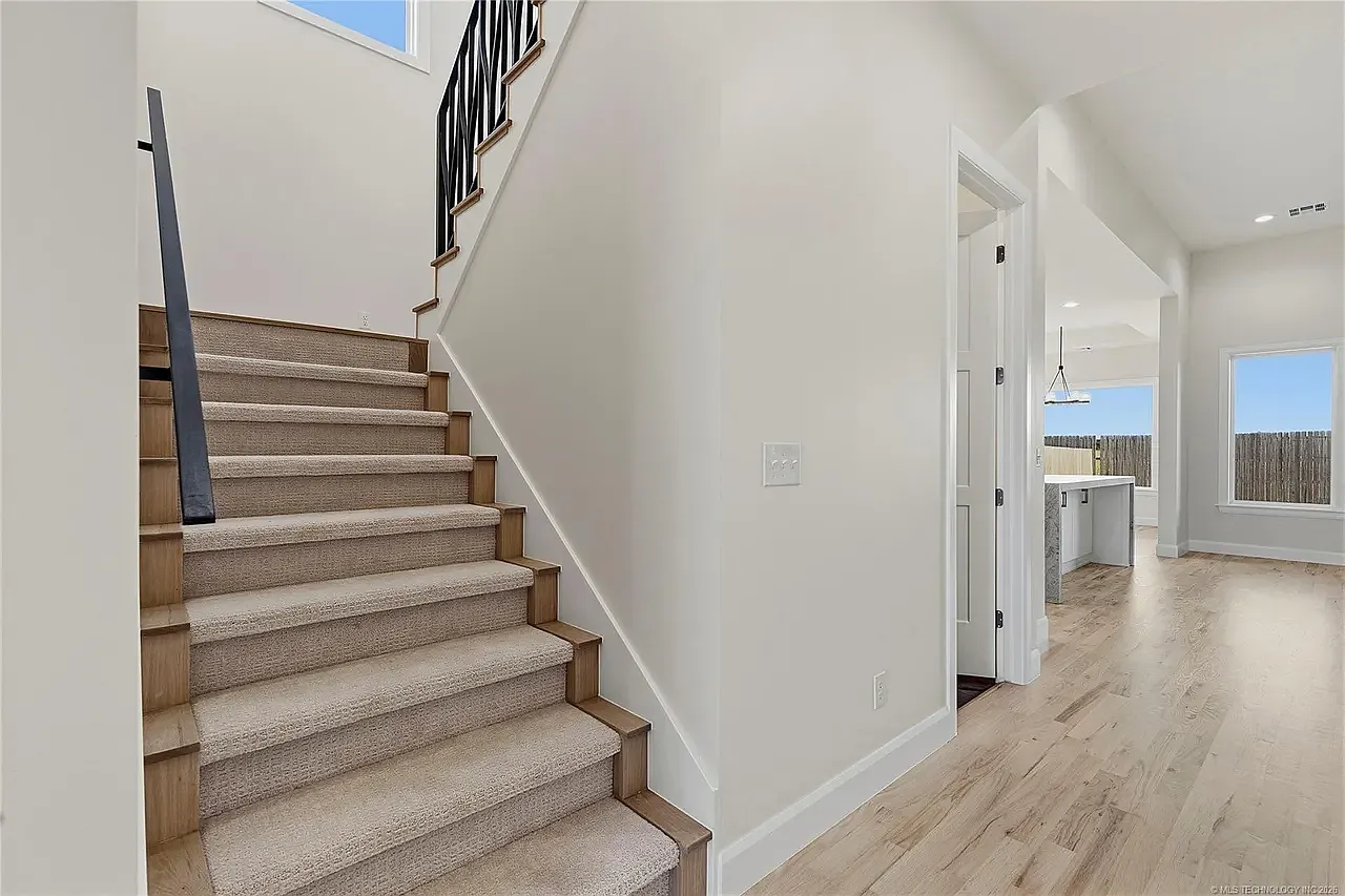 4 bed, 2.5 bath, 3039 sqft, $3,500 — Photo 3