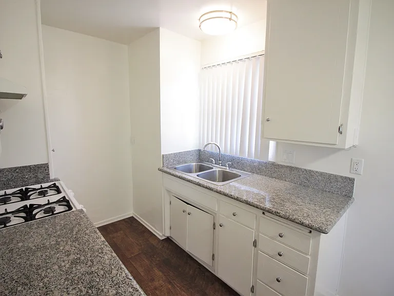 Applewood Apartments — Photo 62