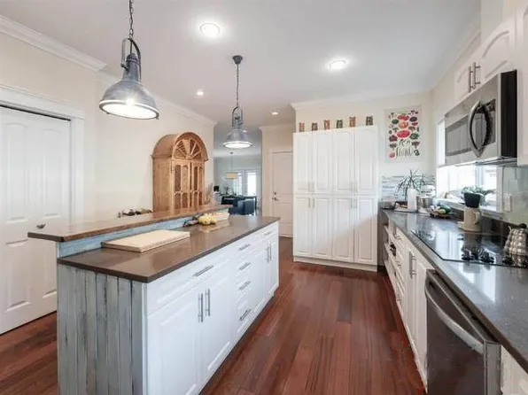 758 Gerussi Ln, Gibsons, BC V0N 1V7