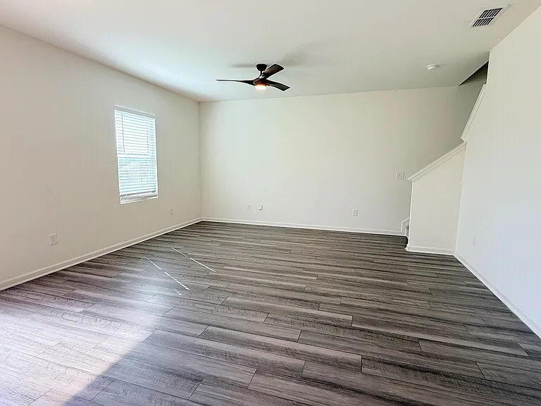 8 Borland Rd — Photo 3