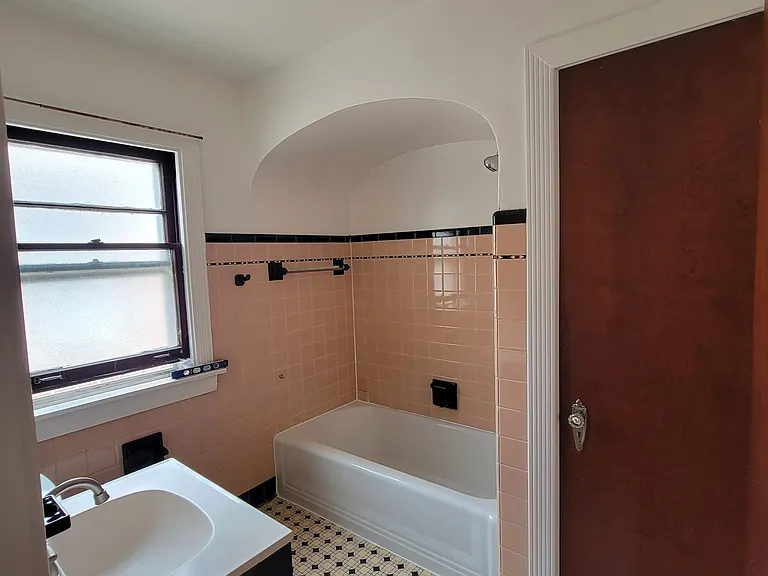 10529 S Eberhart Ave — Photo 12