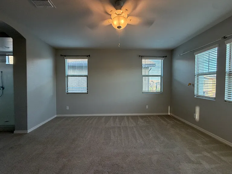 4138 E Jones St — Photo 35
