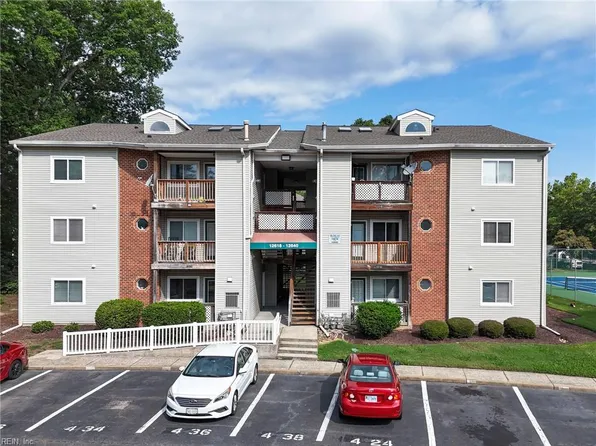 12632 Daybreak Cir, Newport News, VA 23602
