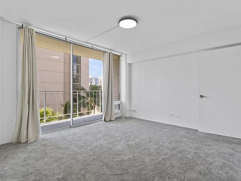 2115 Ala Wai Blvd #804 — Photo 8