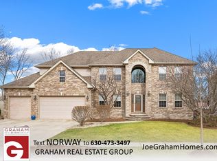 710 Norway Pl, Oswego, IL 60543