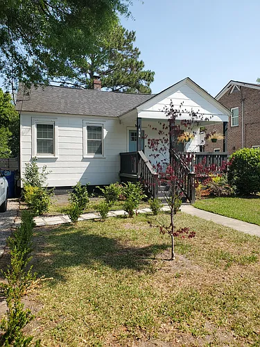 194 W Poplar St Photo 1