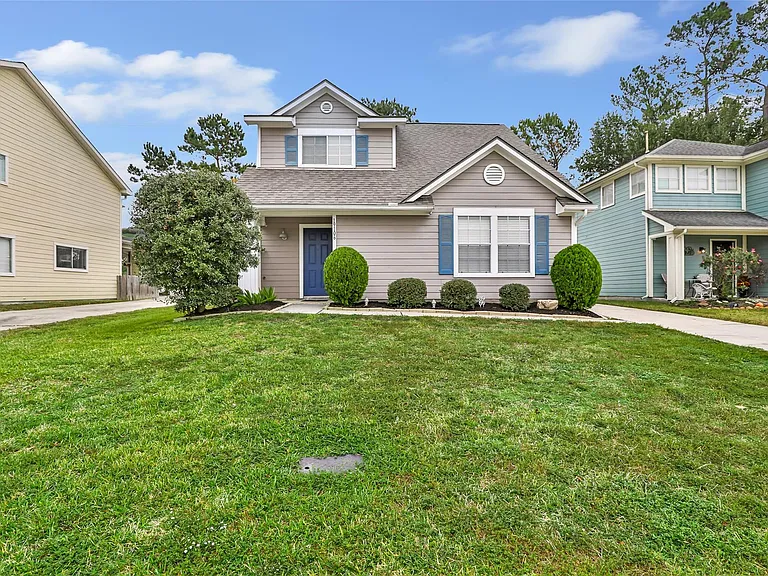 19106 Spruce Bough Ln — Photo 2