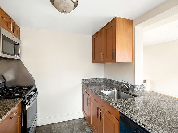 3rd image of 200 Schermerhorn St APT 610