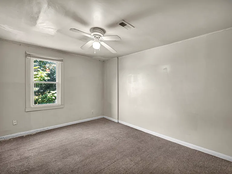 10515 Greenlawn Ave #2 — Photo 15