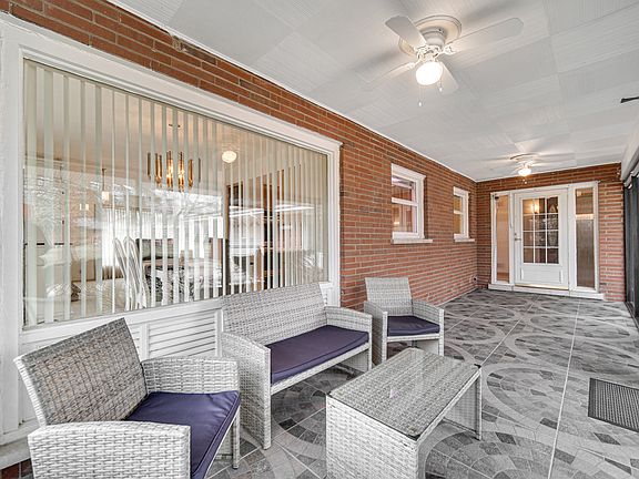 4th image of 20580 Bensley Ave