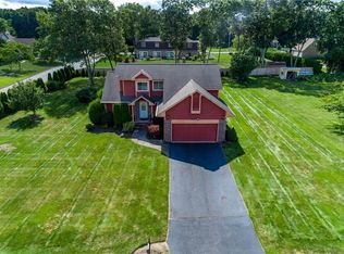 10 Cinnamon Dr, Johnston, RI 02919