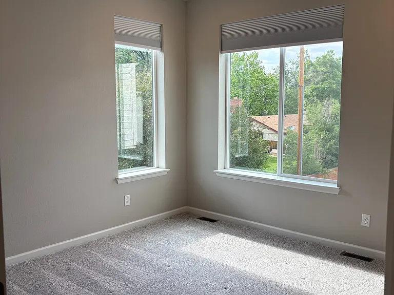 1913 S Poplar Ct — Photo 7