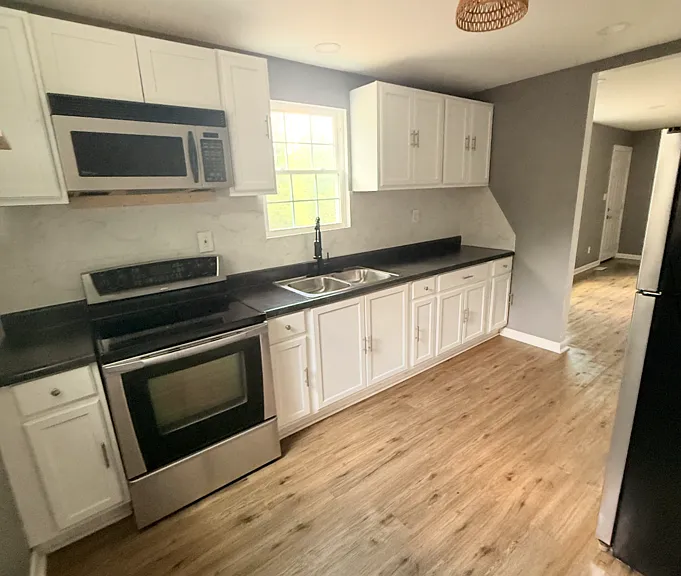 205 Herbert St — Photo 4