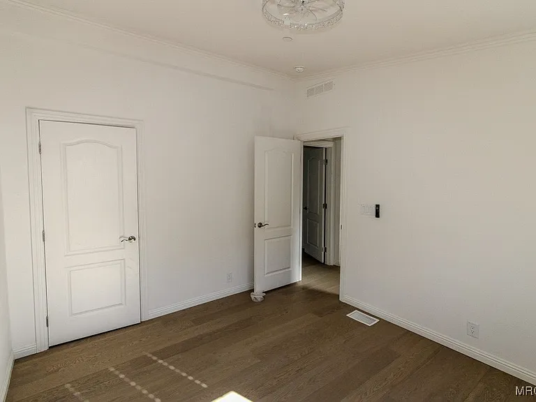 1336 La Crescenta Dr #2 — Photo 24