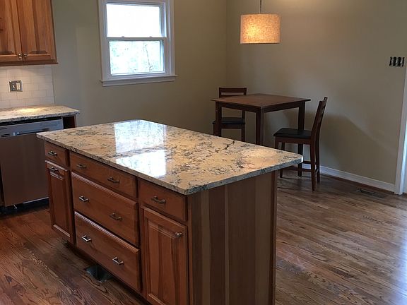 6' of island lots of drawers