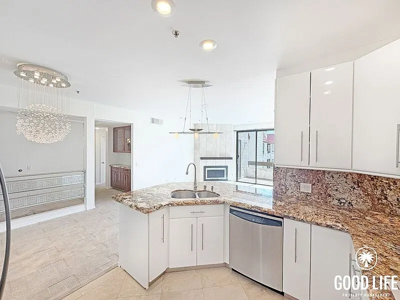 2 bed, 2.0 bath, 1176 sqft, $3,250 — Photo 4