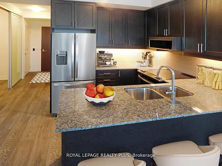 1050 Main St E #208 — Photo 12