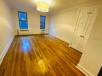 Rented by Metropolis Real Estate of Manhattan