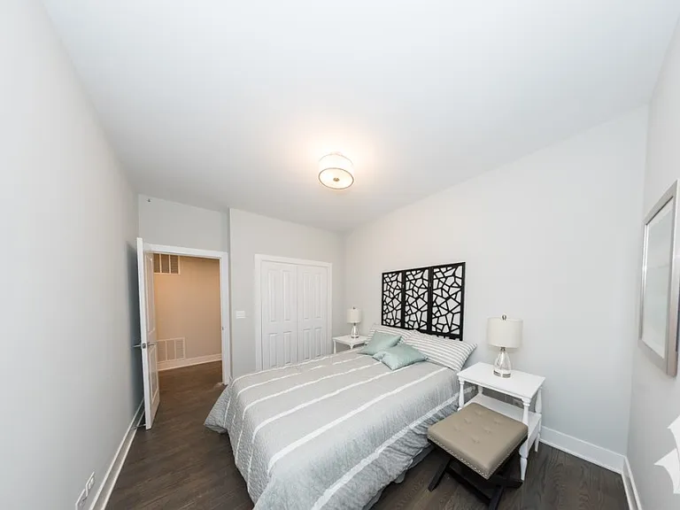 2630 N Rockwell St #2 — Photo 14