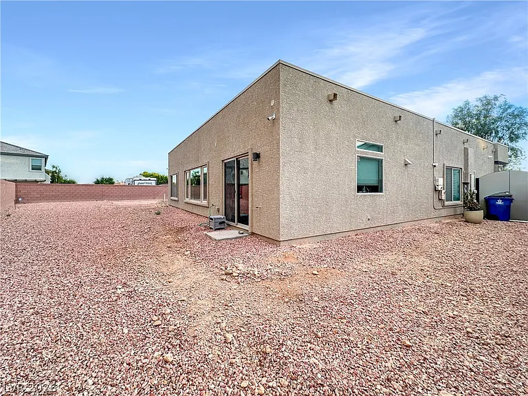 6305 Carmel Creek Ave — Photo 8