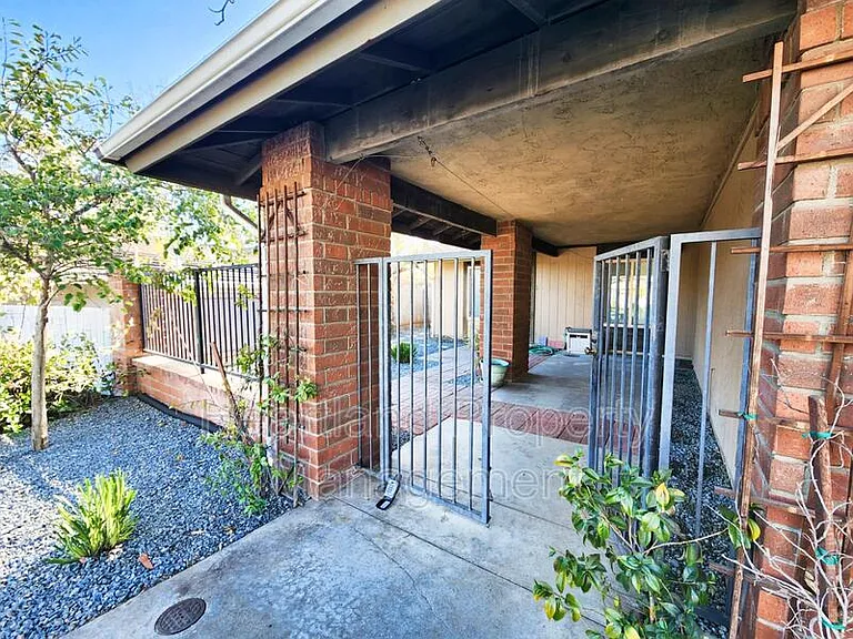 11323 Tribuna Ave — Photo 2