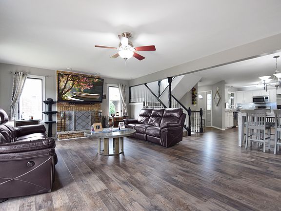 3rd image of 8666 Ballycastle Ln