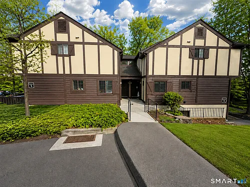 9 Tara Dr #9 Photo 1