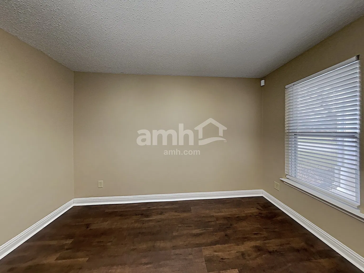 4 bed, 2.5 bath, 3258 sqft, $2,680 — Photo 4