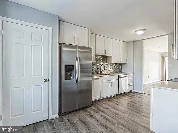 3 bed, 2.5 bath, 2068 sqft, $3,000 — Photo 2