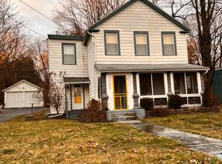 1049 Kinderhook St, Valatie, NY 12184