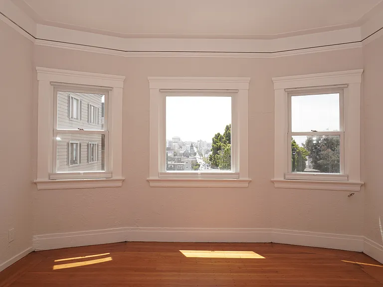 1661 Leavenworth St #2 — Photo 4