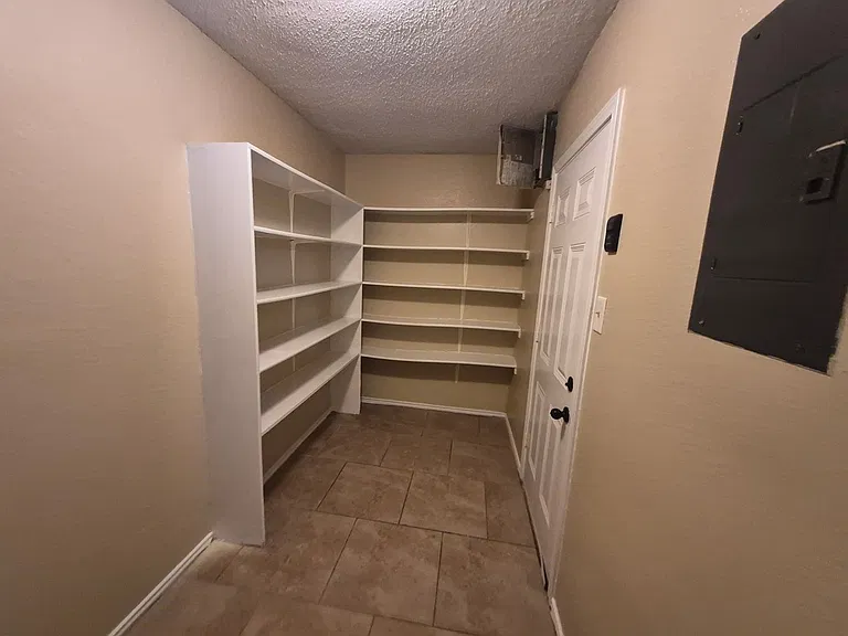 8469 Maple Ridge Dr — Photo 19